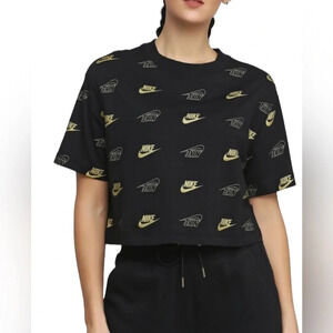 Nike cropped  logo tshirt